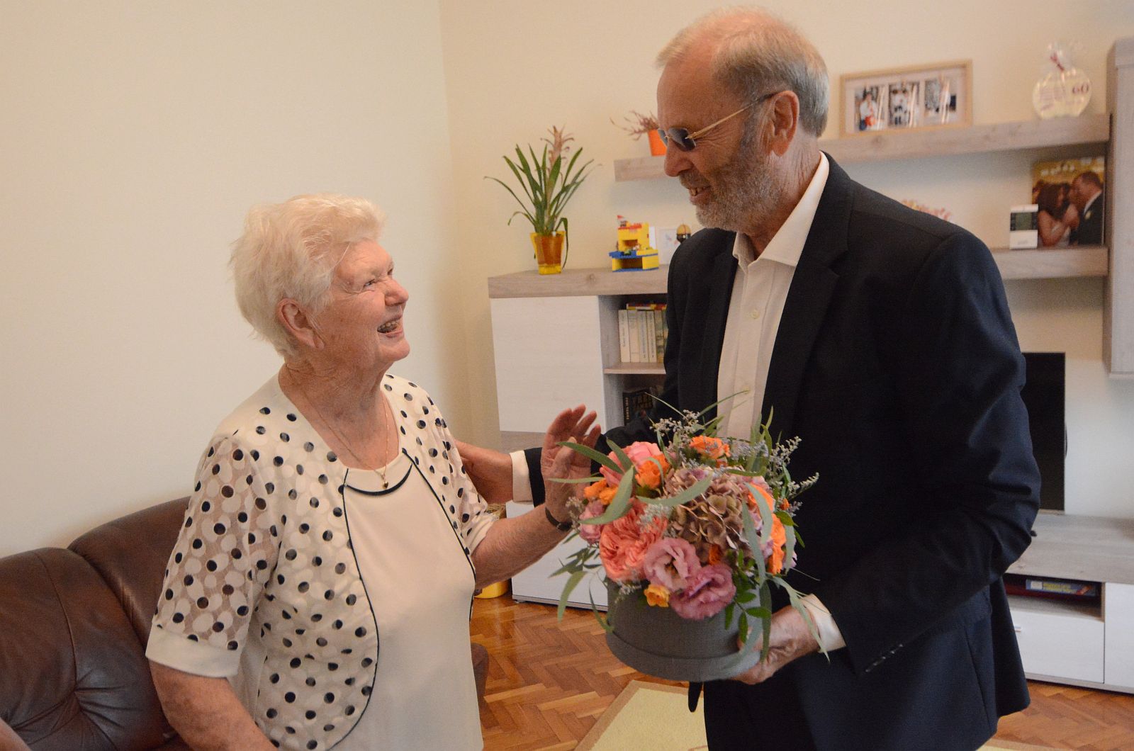90. születésnapja alkalmából köszöntötték Südi Pálnét az Öreghegyen